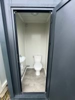 Módulo Sanitário Individual 120x120 cm – WC e Lavatório (Cinzento Antracite Isolado)