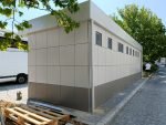 Monobloco de Serviços "Urban Prestige" 10x3m – Acabamento HPL e Telhado Duplo (Casas de Banho Múltiplas + Acessível) - Image 11