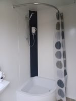 Contentor Sanitário Duplo 2.5m x 2m – 2 Entradas Independentes (WC + Duche) – Isolado - Image 5