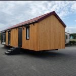 Casa Móvel "Reale I" 12x4m – Chalet Residencial com 3 Quartos (Acabamentos em Madeira & Design Moderno)