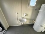Contentor Sanitário 20 Pés Usado (6x2,4m) – Bloco de 6 Chuveiros com Caldeira de 300L e Lavandaria - Image 14