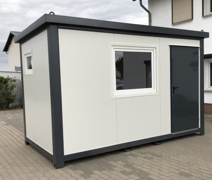 Contentor Escritório Habitacional 4x2,2m com Casa de Banho e Duche – Isolamento 7,5cm (Porta Hörmann)