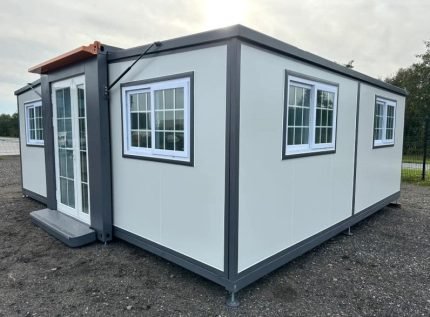 Casa Móvel Expansível "Full Deluxe" Stahlworks – 2 Quartos & Cozinha (36m²)