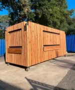 Container Bar Snack 20 Pés "Guinguette" – Revestimento em Madeira Douglas, Exaustor e Lava-louças - Image 2