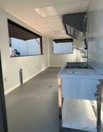 Container Bar Snack 20 Pés "Guinguette" – Revestimento em Madeira Douglas, Exaustor e Lava-louças - Image 4